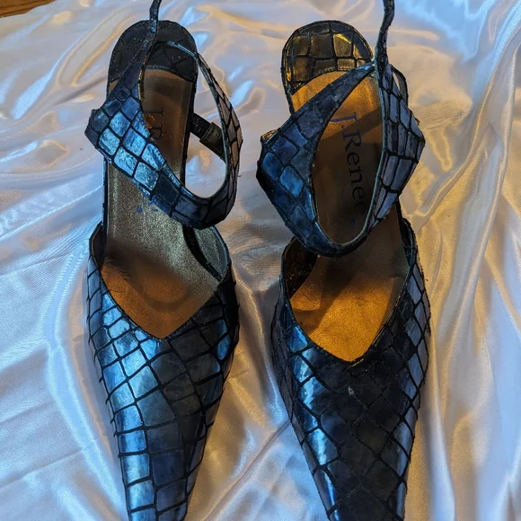 Heels - Picture 4 of 9